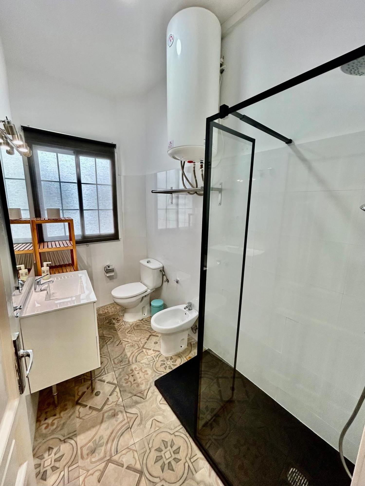 Acogedor Apt 8Pax 4Bdr 2Bth - Cozyhomesevilla1 외부 사진