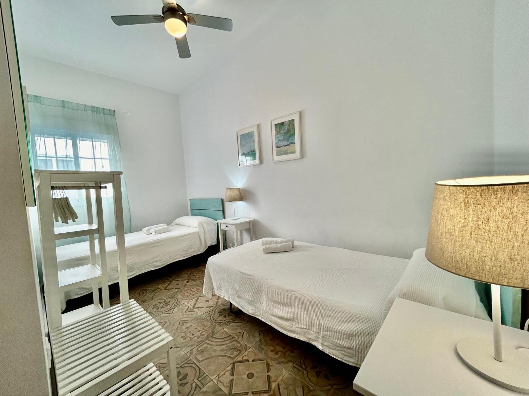 Acogedor Apt 8Pax 4Bdr 2Bth - Cozyhomesevilla1 외부 사진